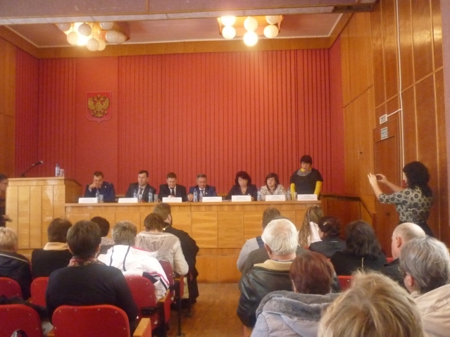30 октября 2015 года в администрации Лысогорского муниципального района состоялось внеочередное расширенное заседание Общественного совета