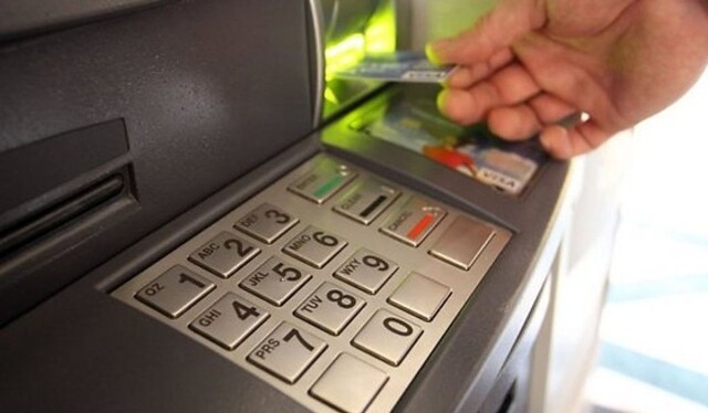 ​Жительница Лысых Гор подозревается в краже с банковской карты