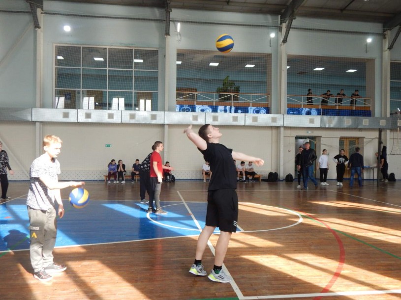 На базе ФОК «Олимп» прошел районный этап по волейболу среди школьных команд в рамках Президентских состязаний