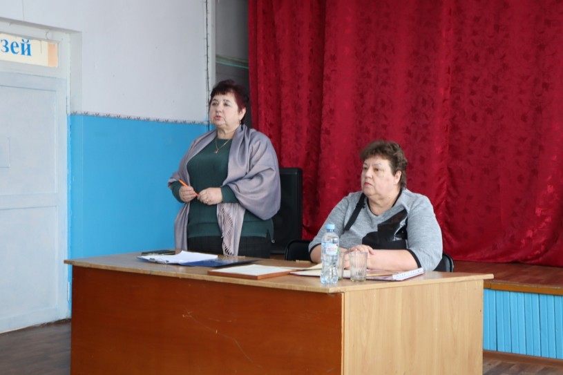 ​В Лысогорском районе начались сходы граждан по итогам 2023 года